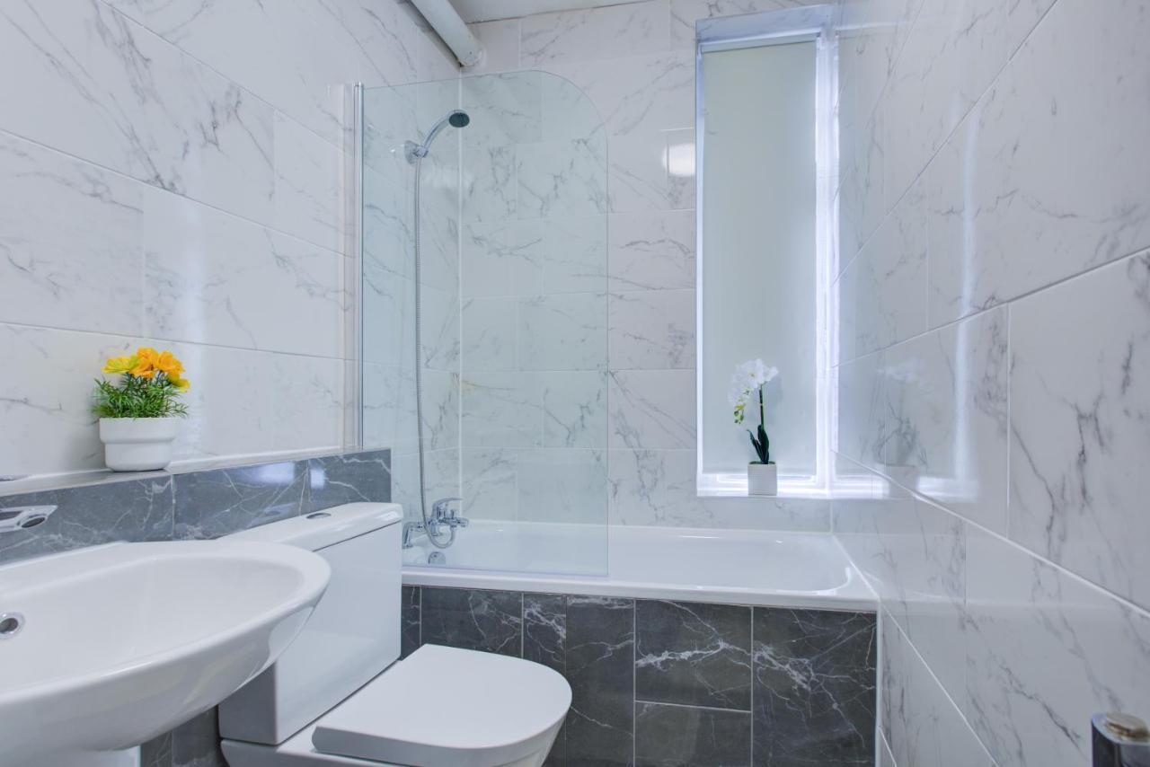 Oxford Street - Mayfair, Central London Budget Apartment Buitenkant foto