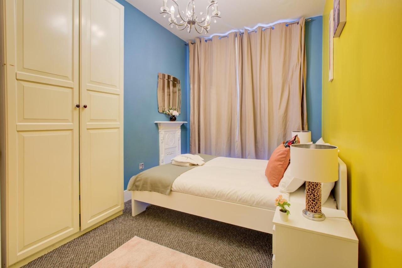 Oxford Street - Mayfair, Central London Budget Apartment Buitenkant foto